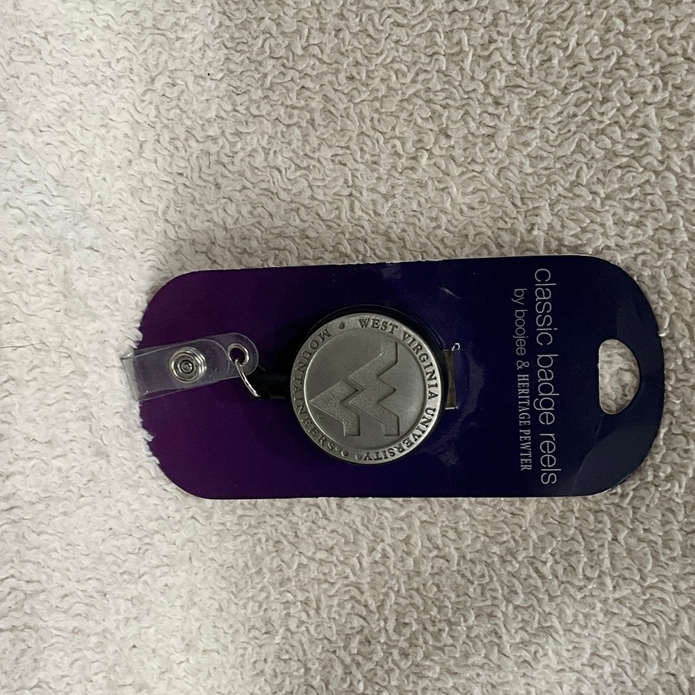 Classic Badge Reel with Silver Emblem